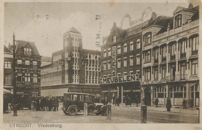 865093 Gezicht op de voorgevels van de panden Vredenburg 14 (Hotel-café-restaurant de l'Europe) en Lange Viestraat 36 ...